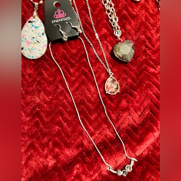 Paparazzi Necklaces with Earrings - Picture 10 of 13